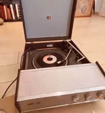 HMV Gramophone Turntable γραμμόφωνο 1960s Achilleas Achilleos